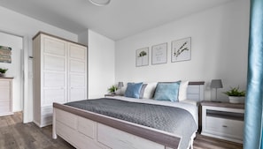 2 bedrooms, iron/ironing board, travel cot, free WiFi