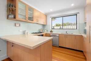 コーヒー / ティーメーカー、調理器具と食器