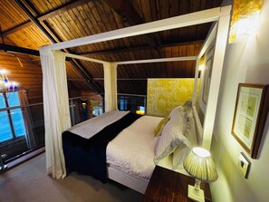 4 habitaciones, tabla de planchar con plancha y cuna de viaje 