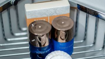 Hårføner, håndklær, såpe og sjampo