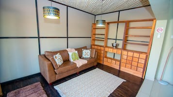 Executive-lejlighed | Stue | 48-tommers smart-tv med digitale kanaler
