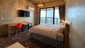 Deluxe Double Room, Multiple Beds, Beach View | Premium bedding, down comforters, pillowtop beds, desk - LOL B&B (Magong)