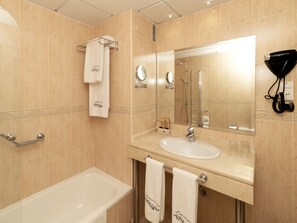 Standard Room | Bathroom - Hotel Altos de Istán (Istan)