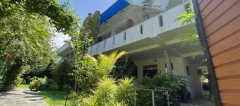 Walking distance to the beach. Cheap hotel recommended for solo travelers and couples. Japanese staff members are also available.