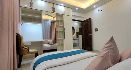 Luxurious 3-bhk Highly Secured & Close to Airport