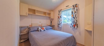 Newton Stewart-sleeps 6-pool-parking-pet Friendly