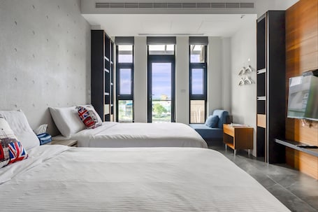 Family Room, Balcony | Blackout drapes, free WiFi, bed sheets