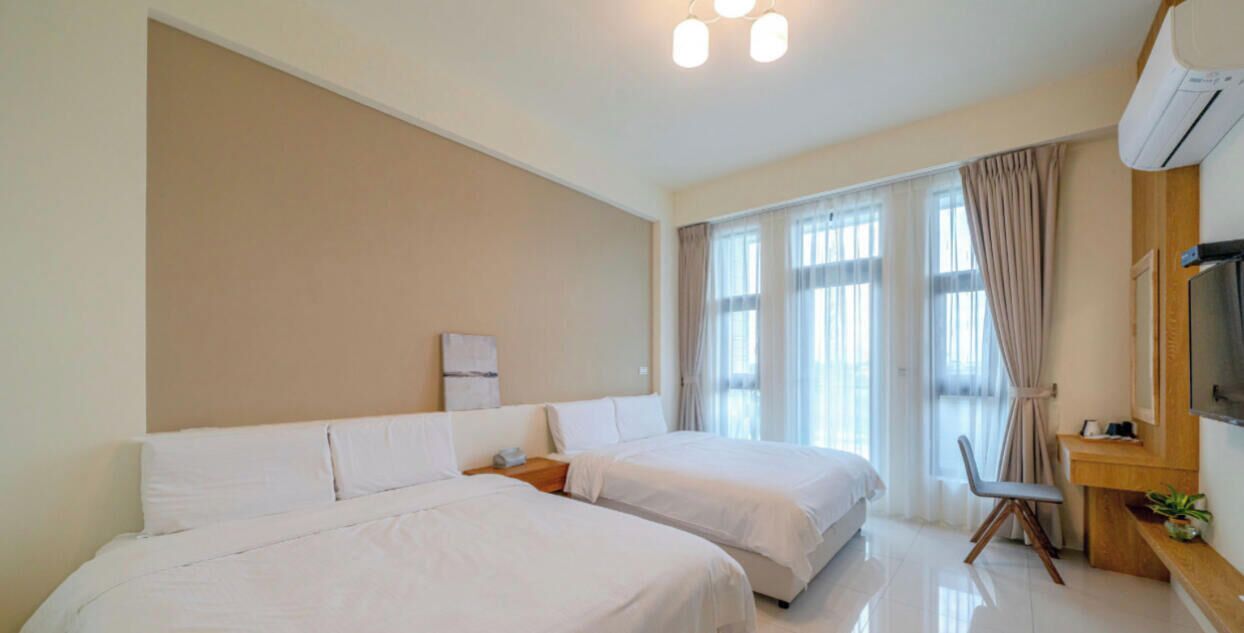 Vierbettzimmer, Balkon | Verdunkelungsvorhänge, kostenloses WLAN, Bettwäsche