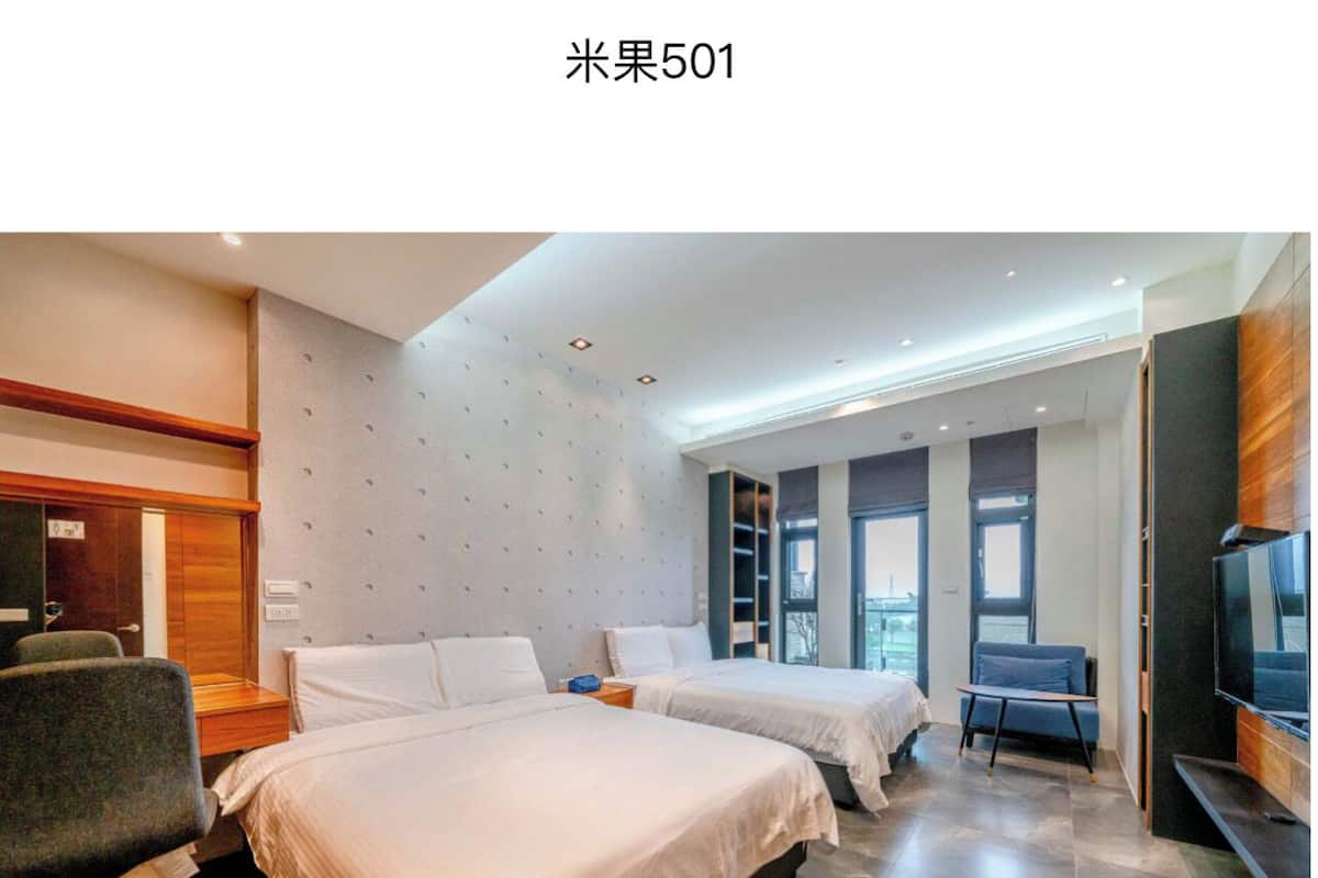 Familjerum - balkong | MörklÀggningsgardiner, gratis wi-fi och sÀngklÀder