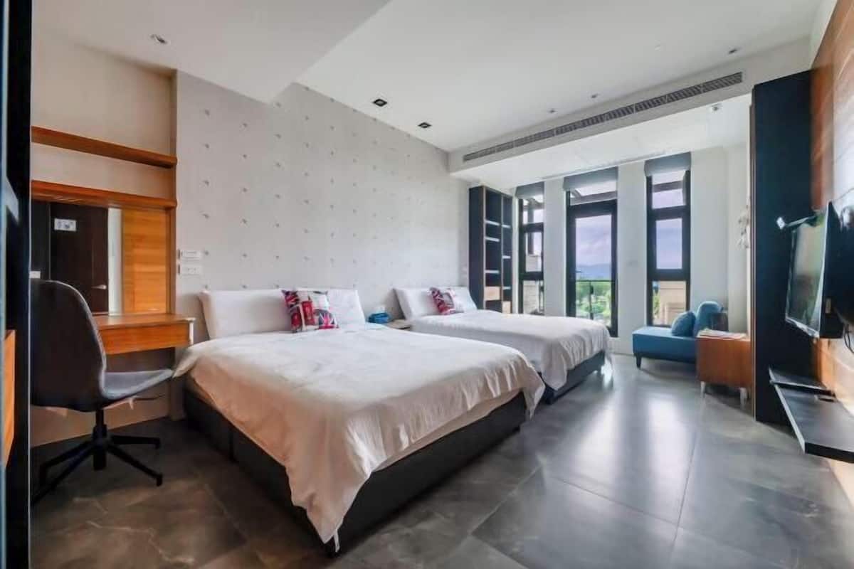 Blackout curtains, free WiFi, bed sheets