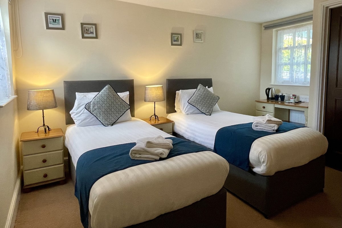 Twin Room, Ensuite | Interior