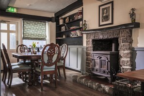 Restaurant - Cromwell Arms (Newton Abbot)