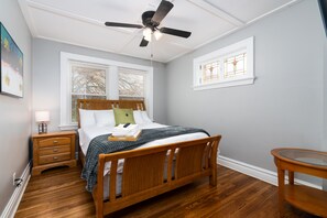 3 chambres, fer et planche à repasser, Wi-Fi, draps fournis