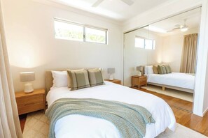 4 bedrooms, desk, iron/ironing board, WiFi