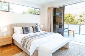 4 室のベッドルーム、デスク、アイロン / アイロン台、WiFi