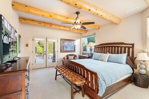 3 bedrooms, iron/ironing board, travel cot, free WiFi