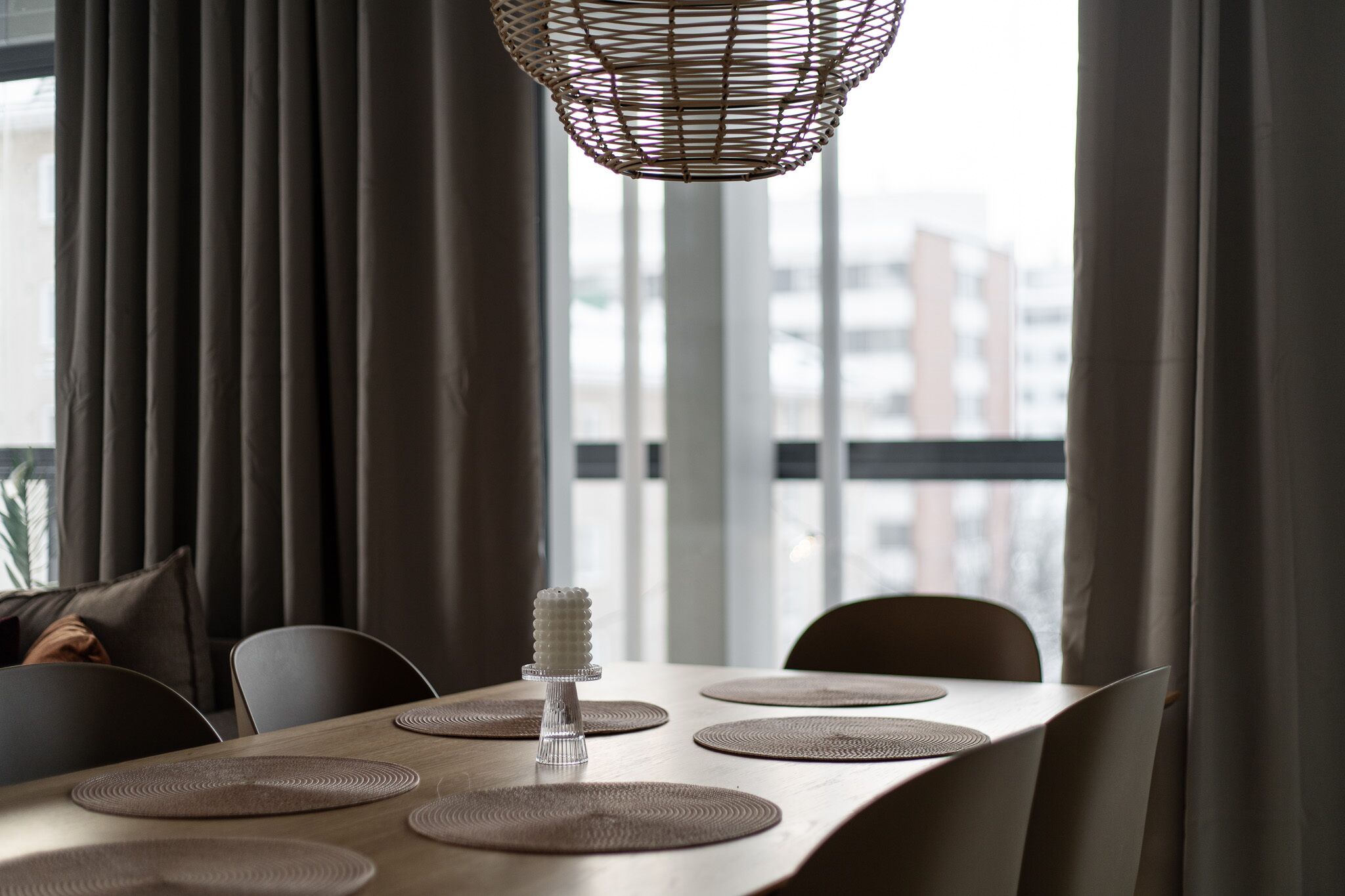 2 عدّة غرف نوم وأغطية فراش متميزة وألحفة محشوة بالريش