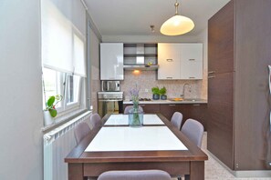 Fridge, microwave, oven, stovetop - Holiday home mit Terrasse (Rovinj)