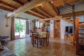 Télévision, chaîne hi-fi