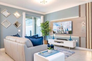 Télévision, lecteur de DVD, chaîne hi-fi, espaces bureaux