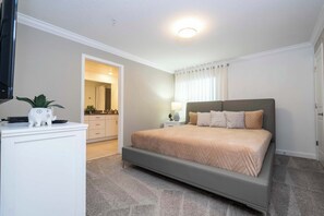 5 bedrooms, desk, iron/ironing board, WiFi