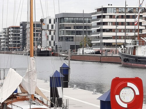 Neu eingerichtete Ferienwohnung, in Bremerhaven,  15 km von der Nordsee