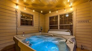 Interior - Sevierville Retreat・Sleeps 24・2 Homes・2 Hot Tubs (Sevierville)