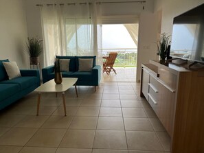 Living area - KANOA LODGE - Spacious apartment, air-conditioned rooms, sea view terrace (SAINT CLAUDE)