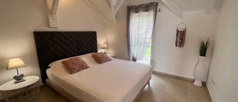 2 室のベッドルーム、アイロン / アイロン台、WiFi、ベッドシーツ