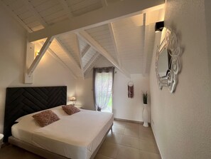 2 bedrooms, iron/ironing board, WiFi, bed sheets - KANOA LODGE - Spacious apartment, air-conditioned rooms, sea view terrace (SAINT CLAUDE)