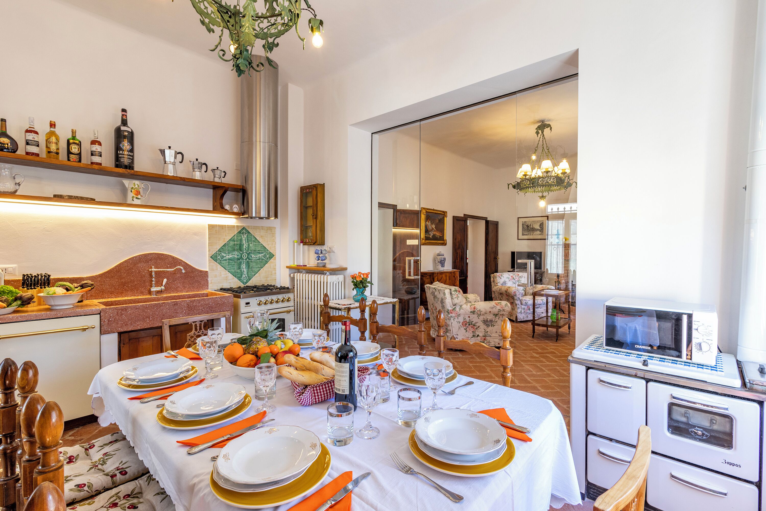 Rumah Keluarga, beberapa kamar, tepi gunung (Chianti Classico Home Panoramic View) | Tempat makan