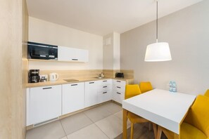 Fridge, microwave, stovetop, dishwasher - Bel Mare C210| Striking apartment | Parking (Miedzyzdroje)