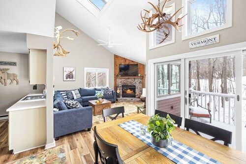 Sleek 2BR Kettlebrook Condo with Fireplace, Ski-in/Ski-out