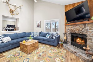 Televisor i llar de foc 