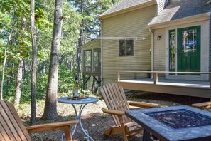 Outdoor dining - 4 Mins to Wellfleet Village, Screened sunroom! (Wellfleet)
