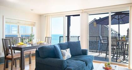 Gorgeous water views in the center of town!