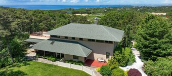 Beautiful backyard, pool, deeded beach rights!