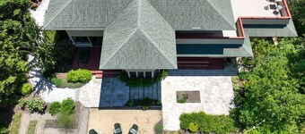 Beautiful backyard, pool, deeded beach rights!