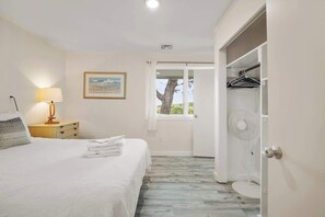 5 bedrooms, iron/ironing board, WiFi, bed sheets