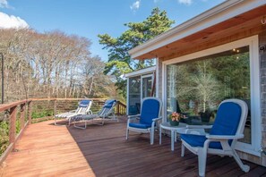 Terrace/patio - Waterfront home with Hot Tub, Firepit and Game Room (Eastham)