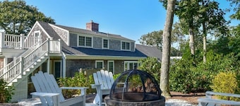 Roof Deck, Walk to Forest Beach, Fire Pit!