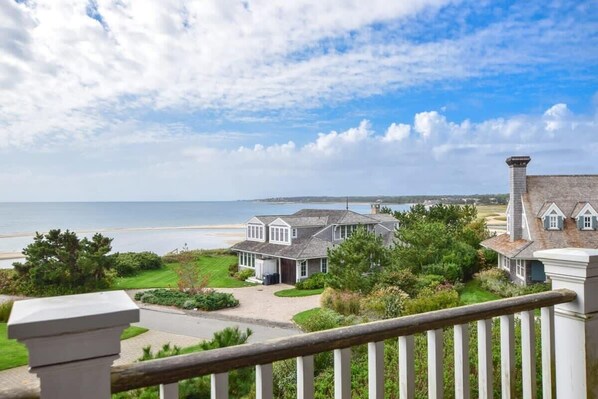 Property grounds - Elegant Chatham Home, steps to private association on Hardings Beach, Dog Friend (Chatham)
