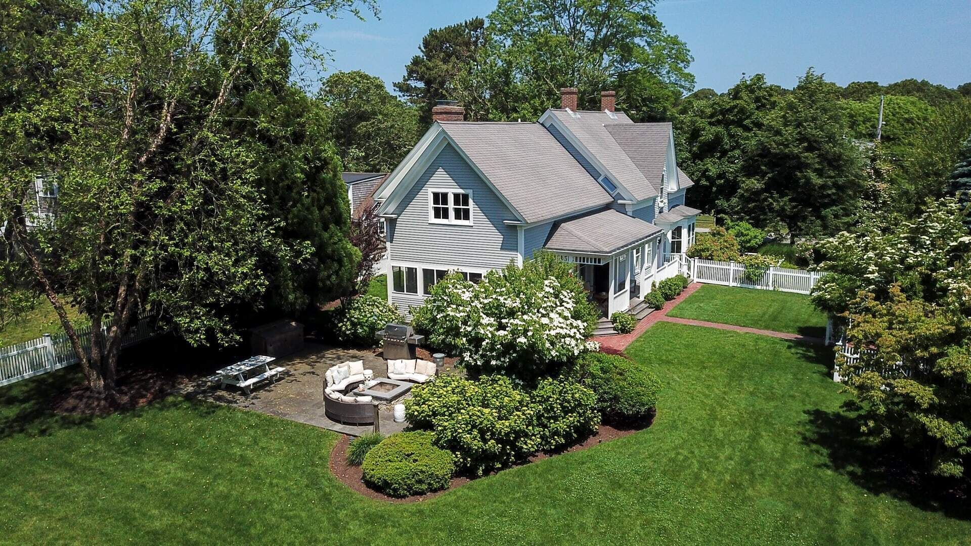 Gorgeous Traditional Home, Modern Amenities, Downtown Harwichport!
