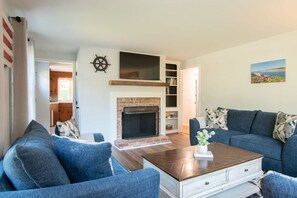 テレビ、書斎 / ワークスペース