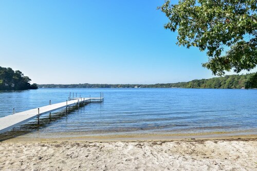 Lake House in Centerville with Private Water Access!