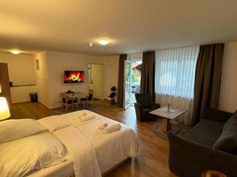 Double or Twin Room | Desk, WiFi (free), bed sheets