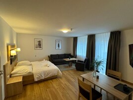 Double or Twin Room | Desk, WiFi (free), bed sheets