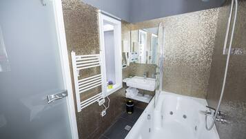 Bañera de hidromasaje privada