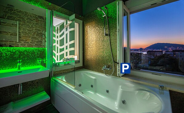 Deluxe Double or Twin Room, Partial Sea View | Private spa tub - A Heritage Hotel Split (Split)