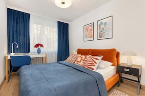 1 bedroom, desk, iron/ironing board, WiFi - One Bedroom | Central Warsaw | Balcony (Warszawa)